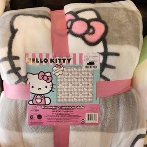 Hello kitty queen sized throw